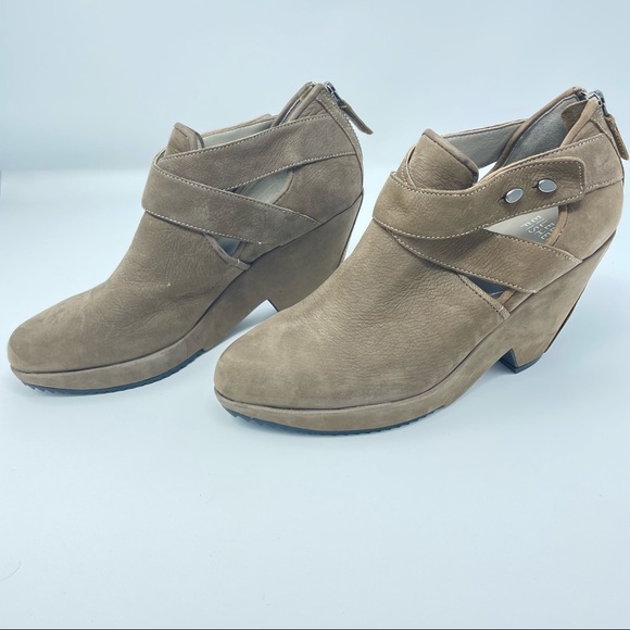 Eileen Fisher Wedge Heel Bootie - Picture 2 of 4